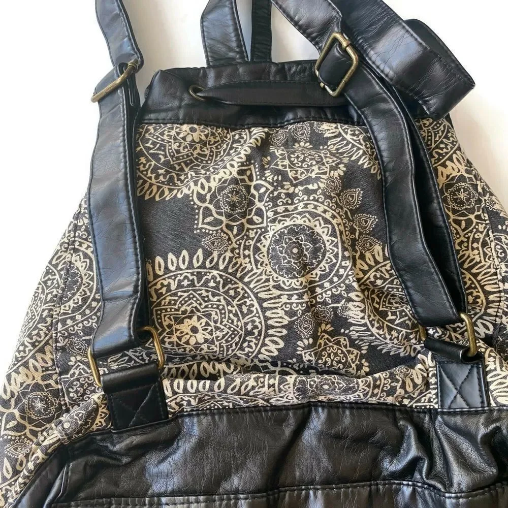 T-Shirt & Jeans Faux Leather/Creme Floral Backpack